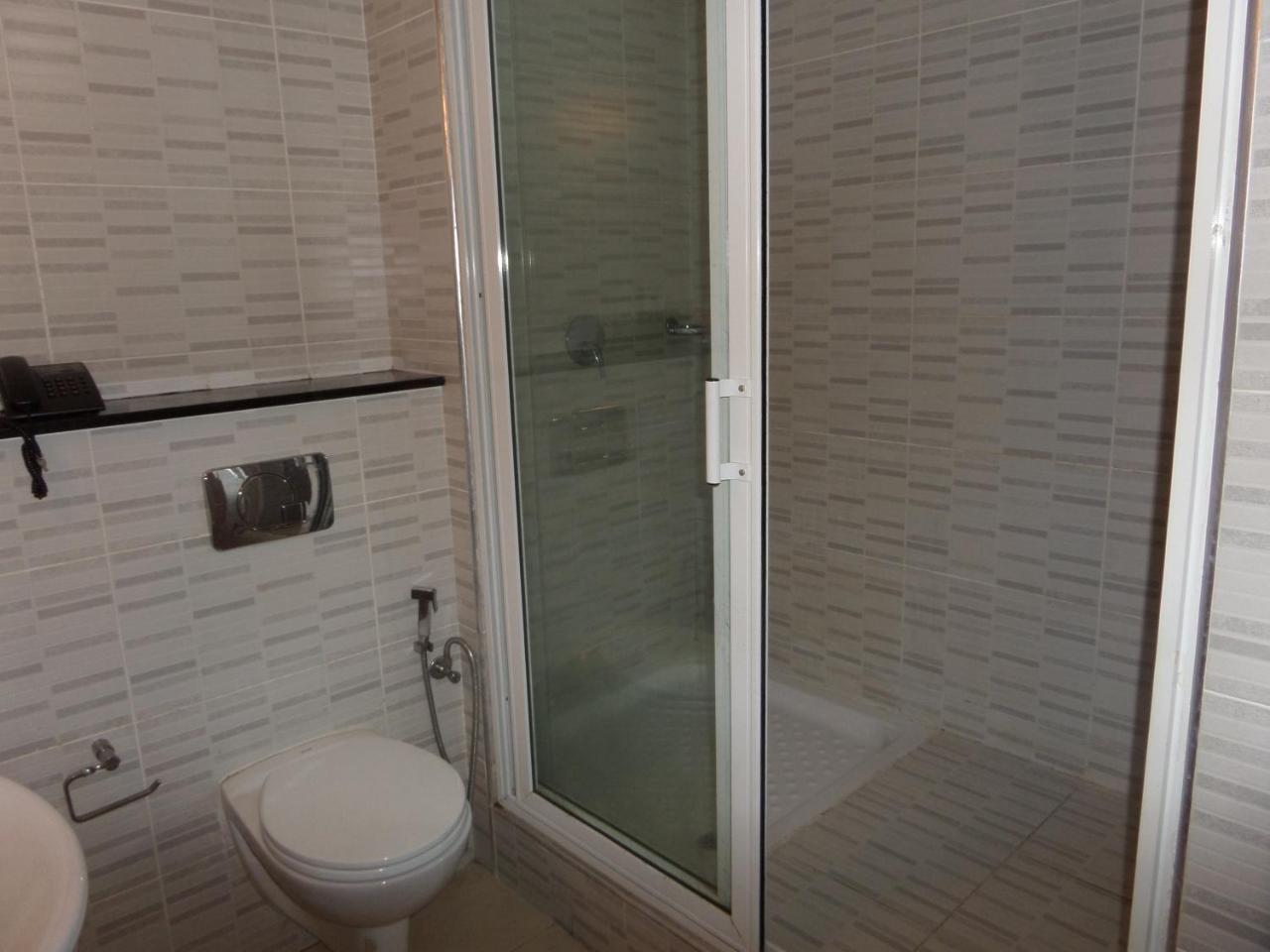 Hotel Newcastle Lagos Quarto foto