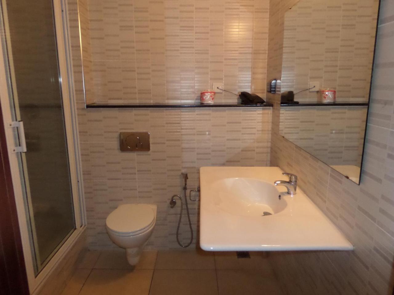 Hotel Newcastle Lagos Quarto foto